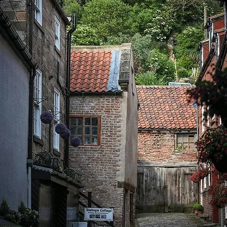 Cottages-Whitby - Bishops Cottage * Whitby