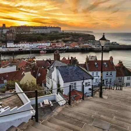 Apartment Cottages-Whitby - Bishops Cottage *